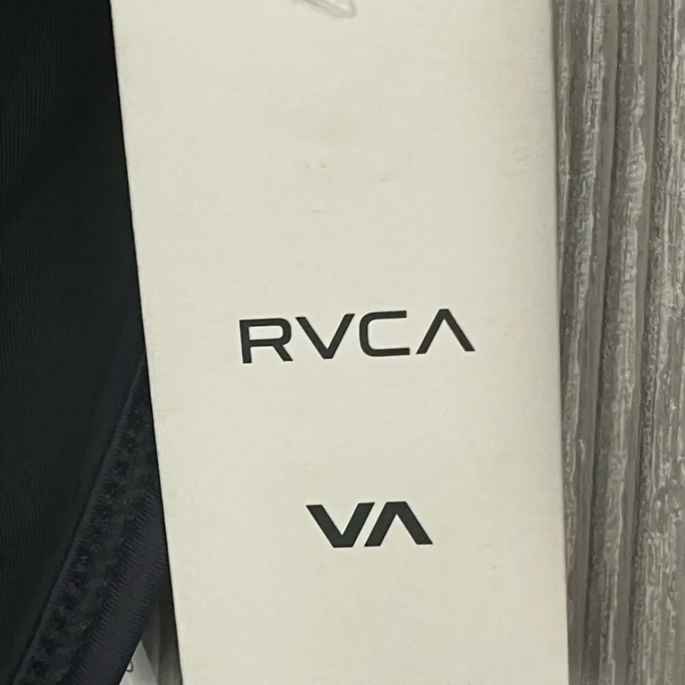 RVCA features mid